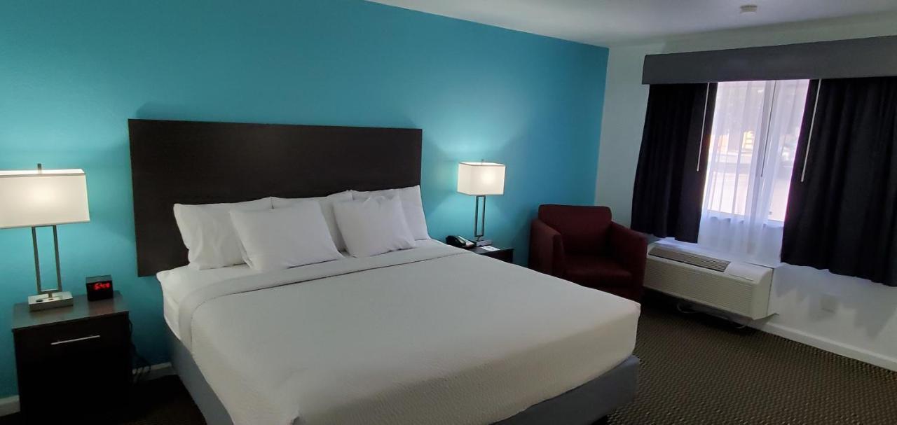 Travelodge By Wyndham Livonia Canton Novi Detroit Area Esterno foto