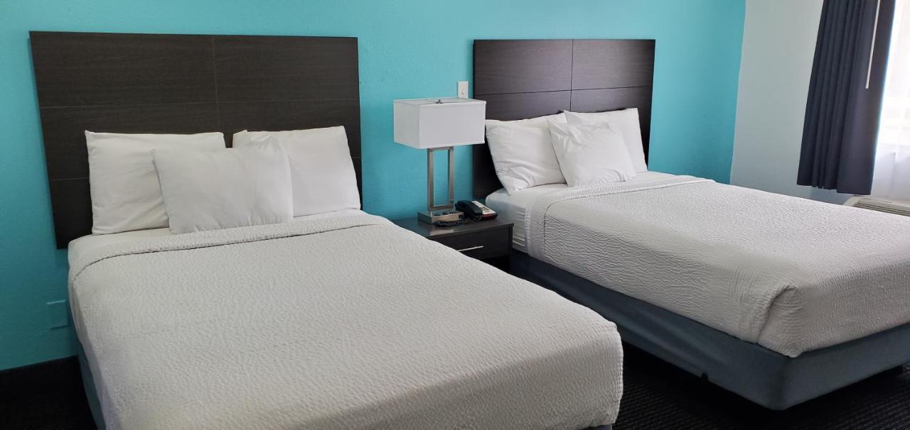 Travelodge By Wyndham Livonia Canton Novi Detroit Area Esterno foto