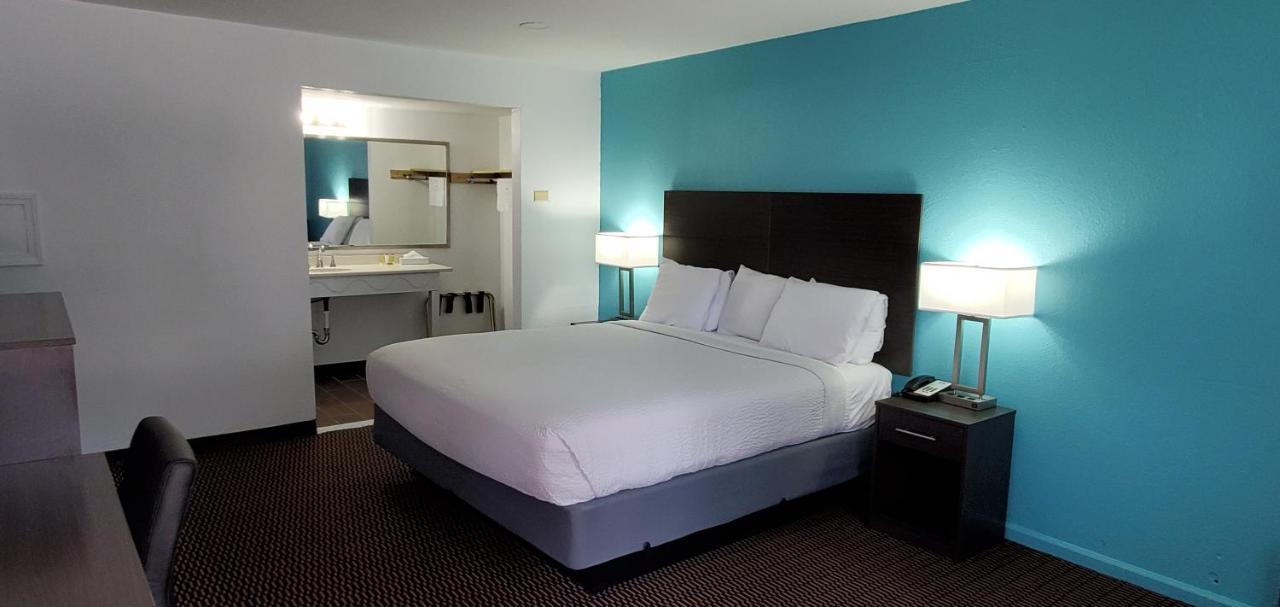 Travelodge By Wyndham Livonia Canton Novi Detroit Area Esterno foto