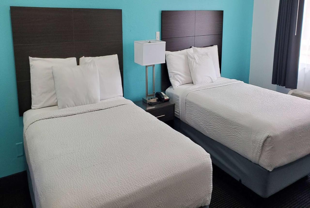 Travelodge By Wyndham Livonia Canton Novi Detroit Area Esterno foto